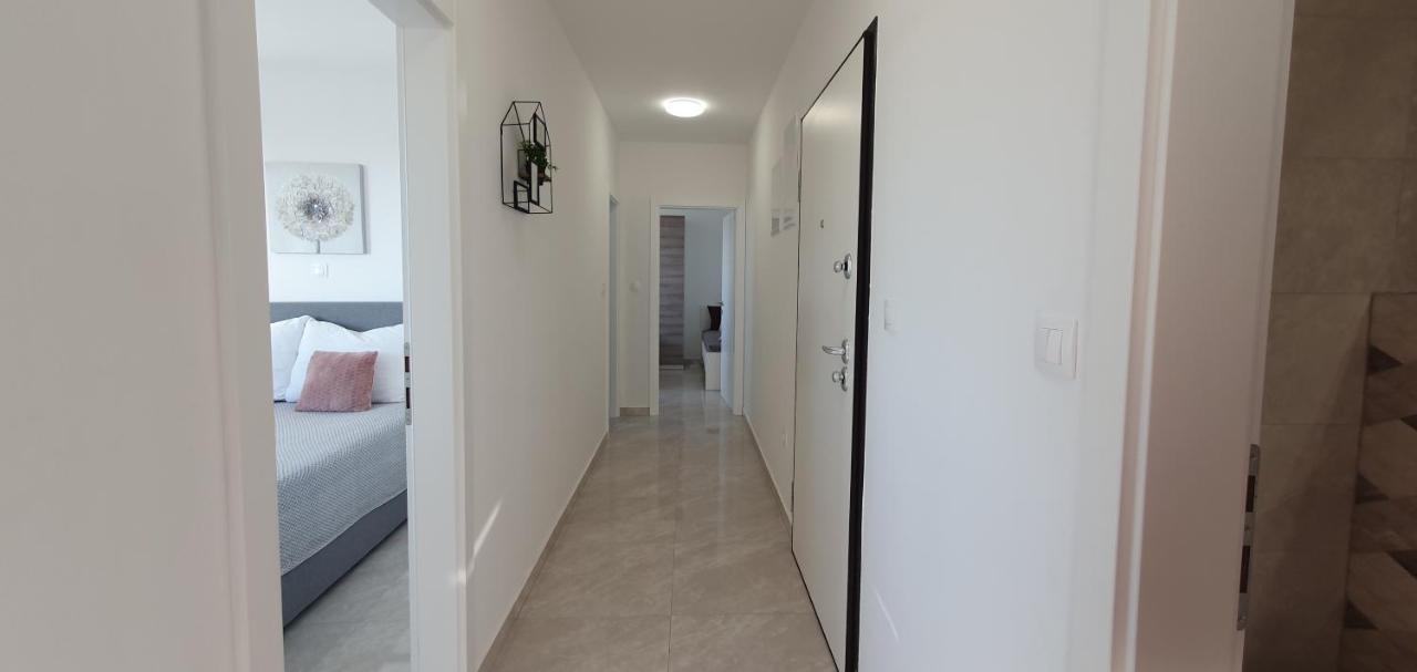 Seahorse Luxury Apartment With Pool And Sea View Novalja Ngoại thất bức ảnh