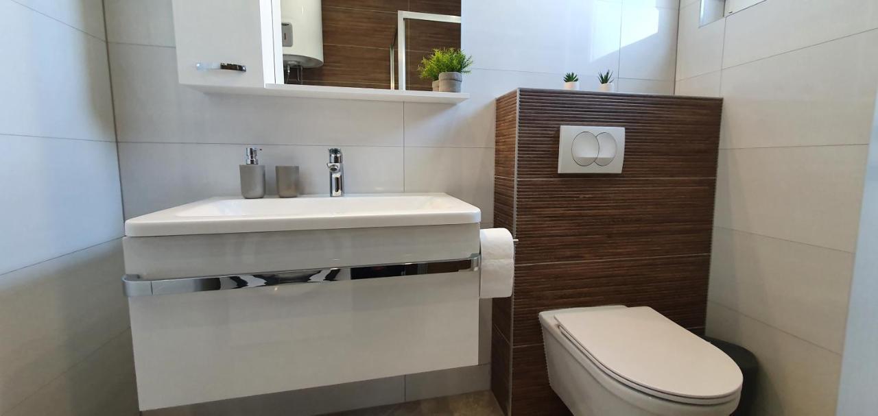 Seahorse Luxury Apartment With Pool And Sea View Novalja Ngoại thất bức ảnh