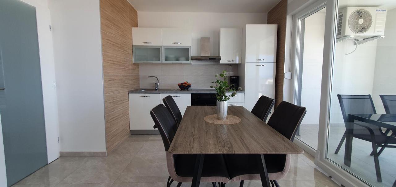 Seahorse Luxury Apartment With Pool And Sea View Novalja Ngoại thất bức ảnh